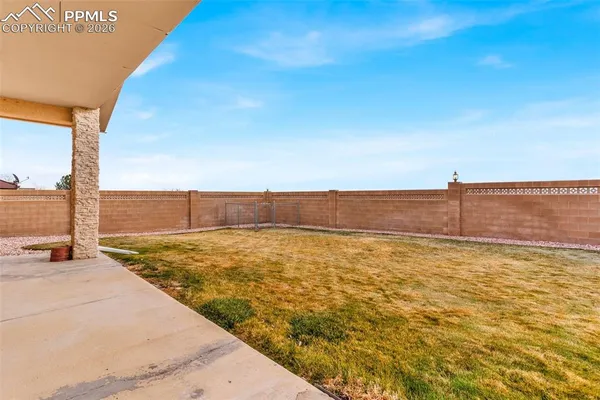 $750,000 | 8 Pasadena Drive, Pueblo, CO 81005