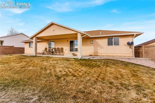 $750,000 | 8 Pasadena Drive, Pueblo, CO 81005