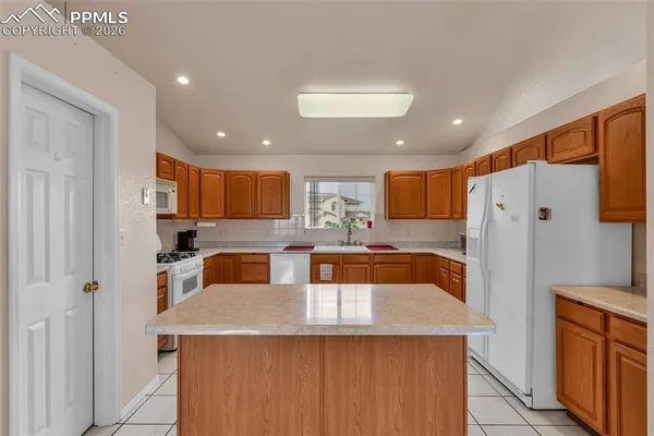 $750,000 | 8 Pasadena Drive, Pueblo, CO 81005