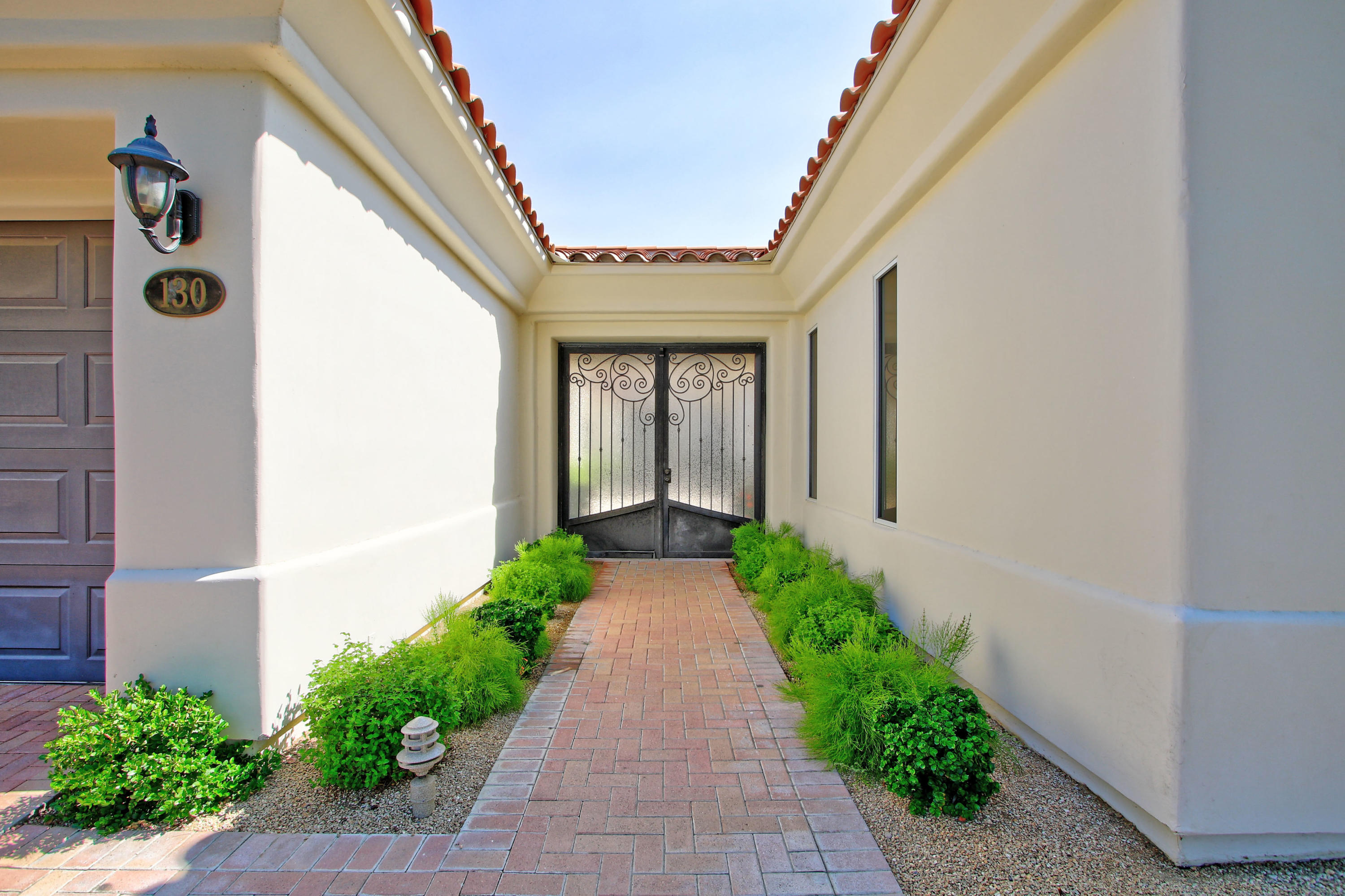 130 Loch Lomond Road Rancho Mirage, CA 92270 - Photo 2 of 65 Front Entry Privacy Doors