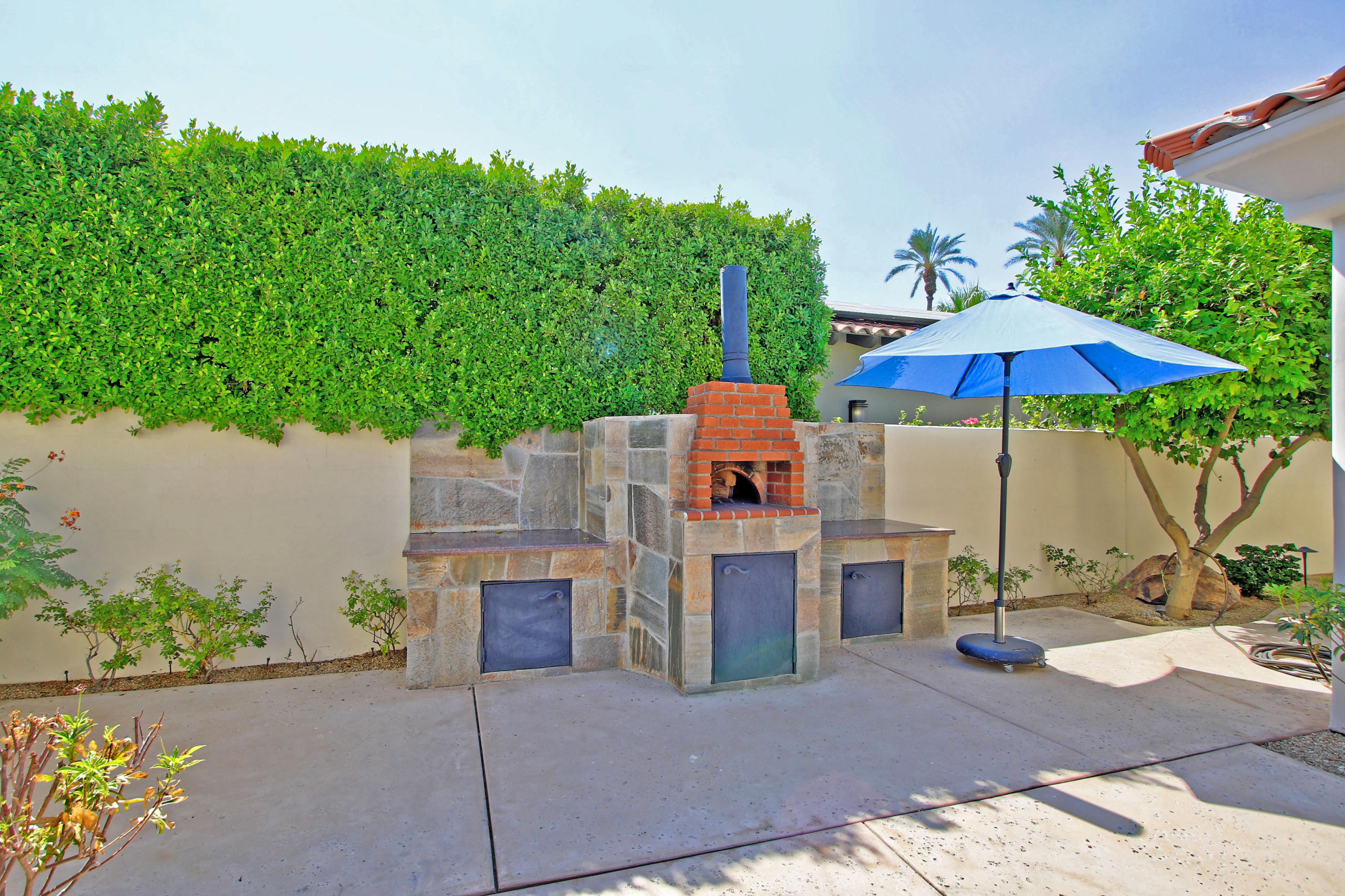 130 Loch Lomond Road Rancho Mirage, CA 92270 - Photo 5 of 65 Custom Pizza Oven