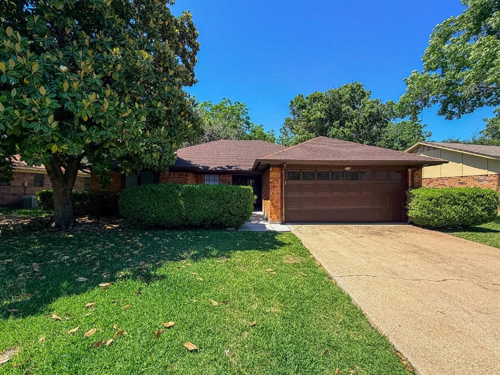 712 Pecan Street Burleson, TX 76028 - Photo 1 of 31
