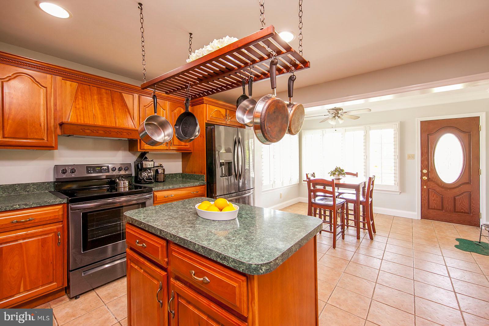 1379 Cedar Grove Road Winchester, VA 22603 - Photo 12 of 57 Kitchen/breakfast area