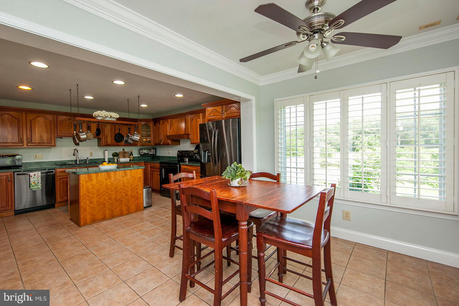 1379 Cedar Grove Road Winchester, VA 22603 - Photo 13 of 57 Breakfast area/kitchen