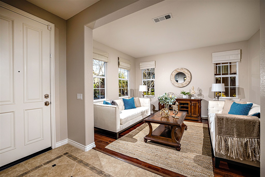 2721 Paradise Road Carlsbad, CA 92009 - Photo 2 of 25 Gallery Image 2