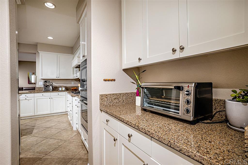 2721 Paradise Road Carlsbad, CA 92009 - Photo 6 of 25 Gallery Image 6