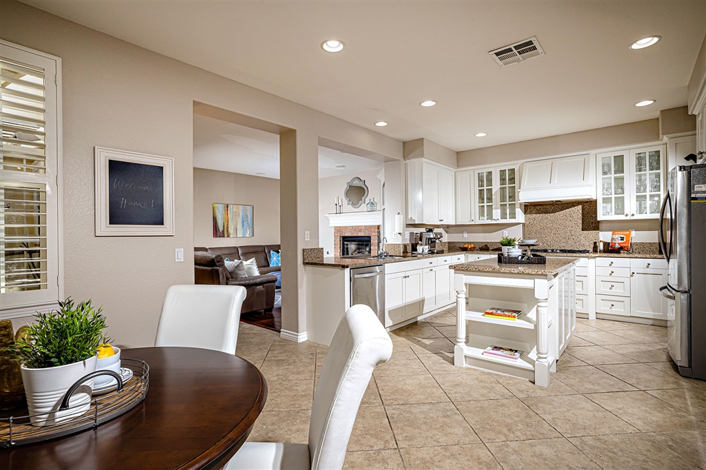 2721 Paradise Road Carlsbad, CA 92009 - Photo 7 of 25 Gallery Image 7