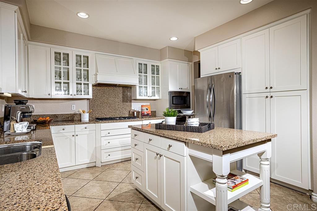 2721 Paradise Road Carlsbad, CA 92009 - Photo 9 of 25 Gallery Image 9