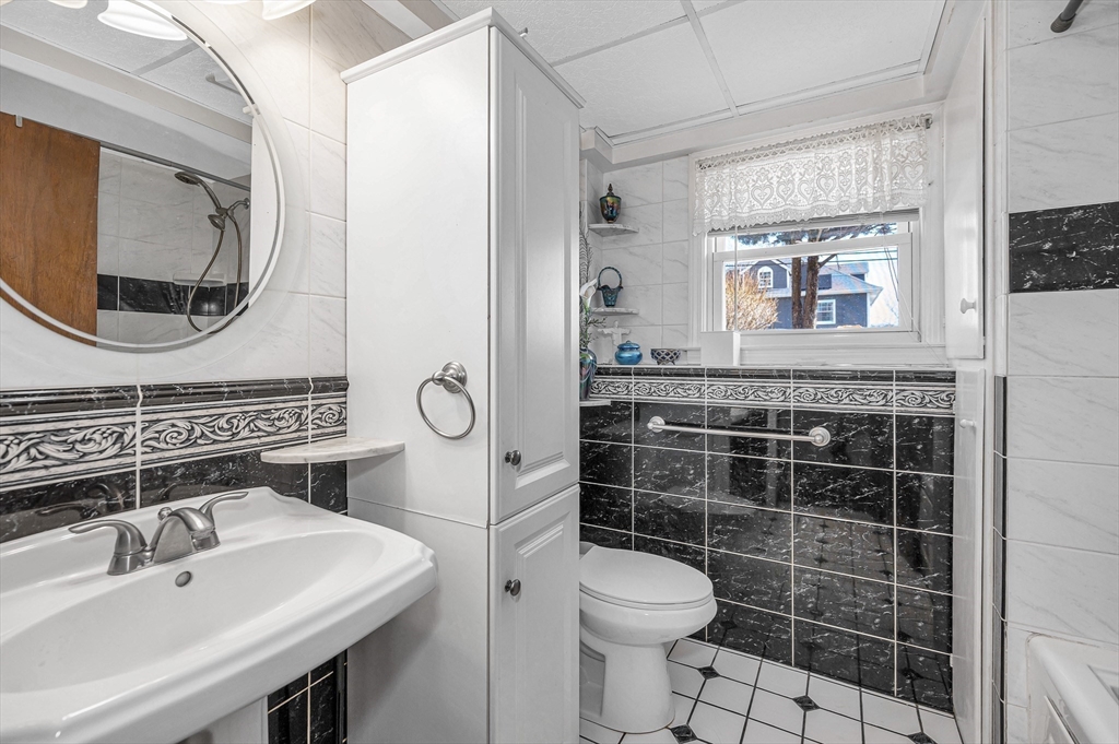 439 Butman Road Lowell, MA 01852 - Photo 33 of 42 Gallery Image 33