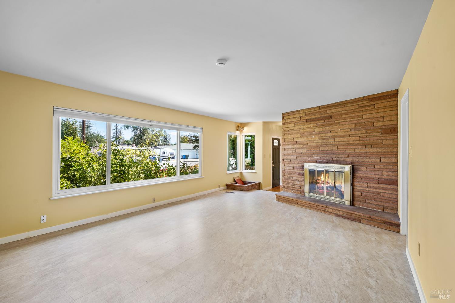 2117 Harris Court Santa Rosa, CA 95401 - Photo 12 of 62 Gallery Image 12