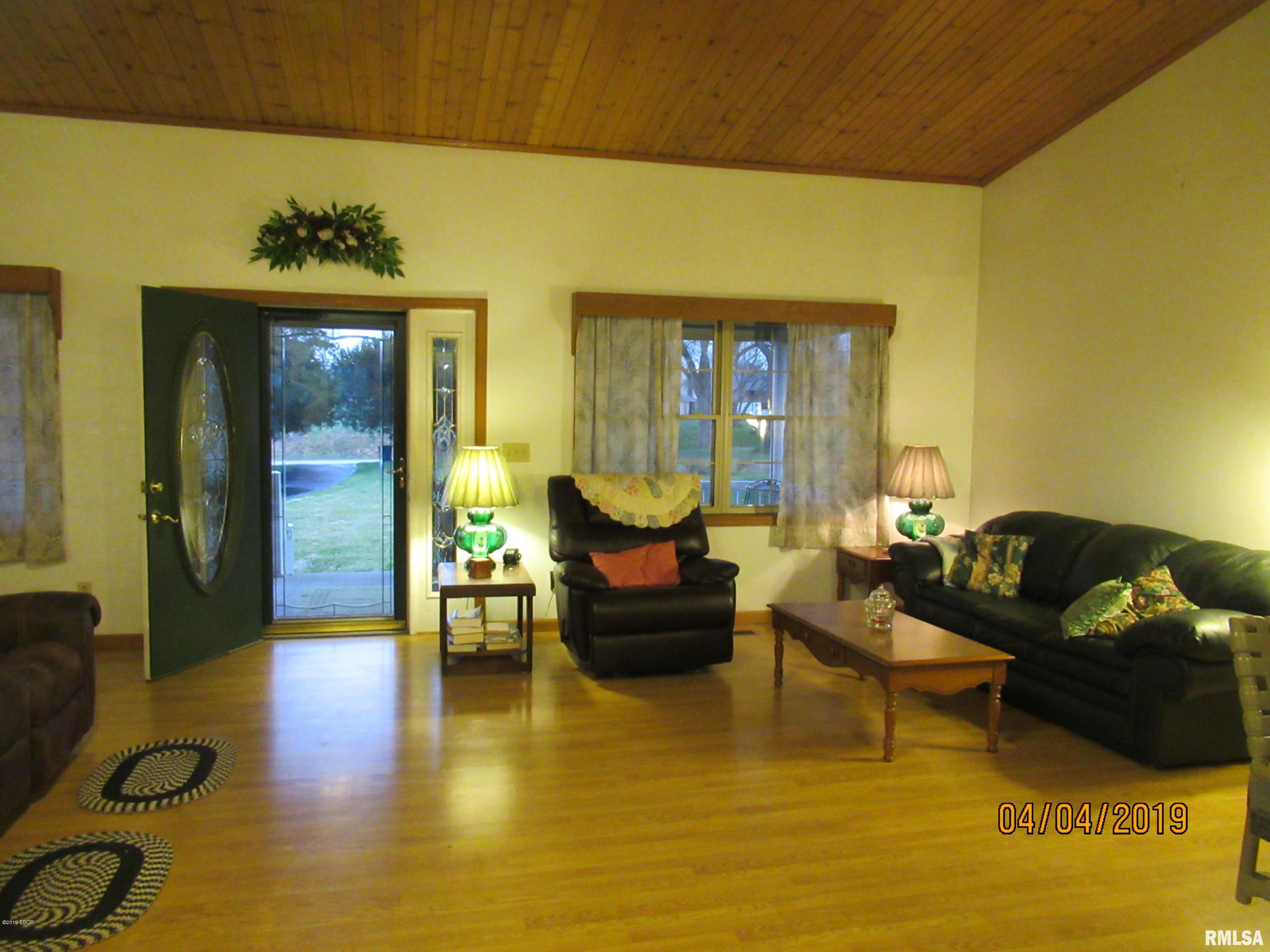 98 East Church Street Raleigh, IL 62977 - Photo 12 of 38