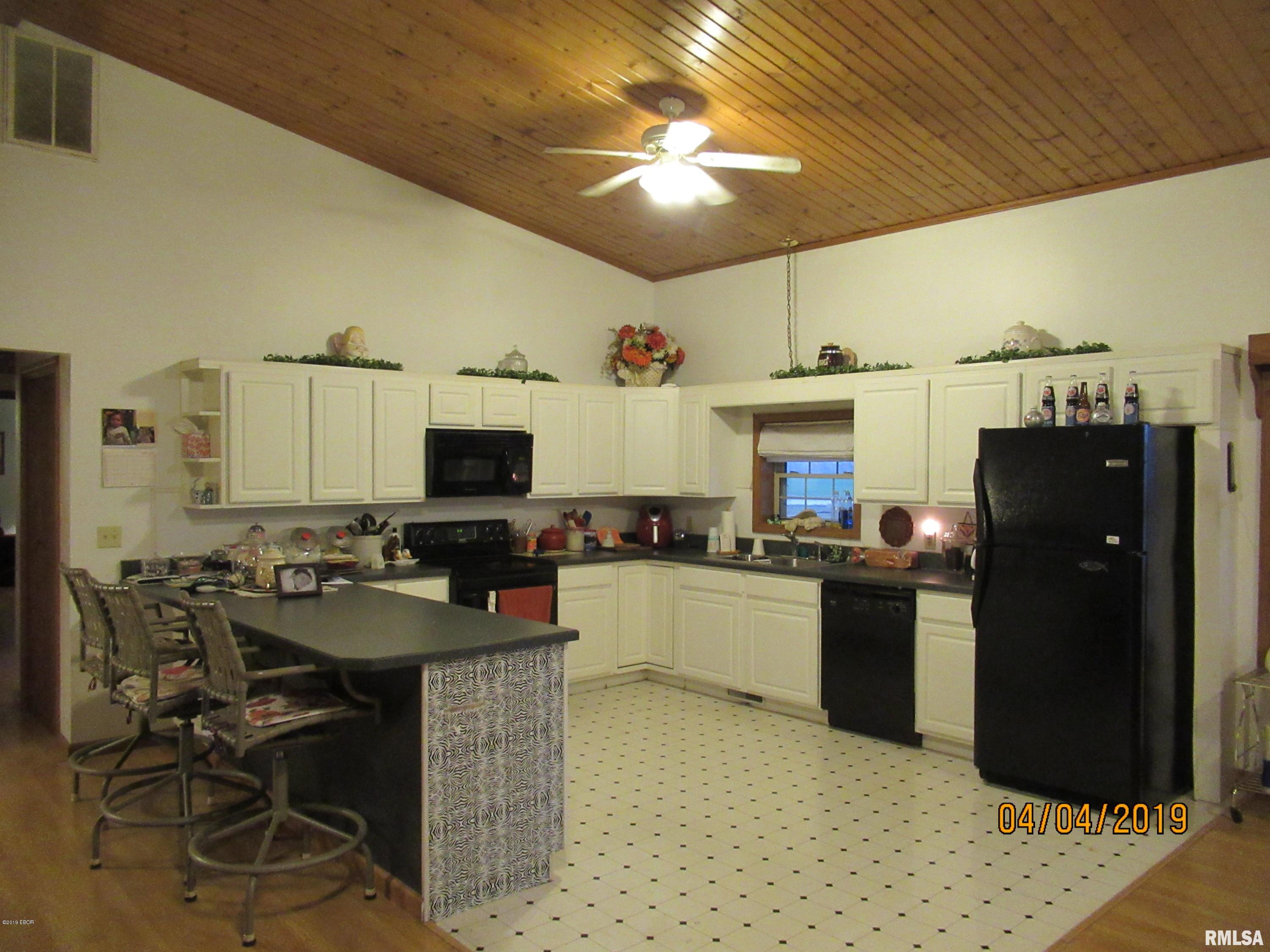 98 East Church Street Raleigh, IL 62977 - Photo 15 of 38