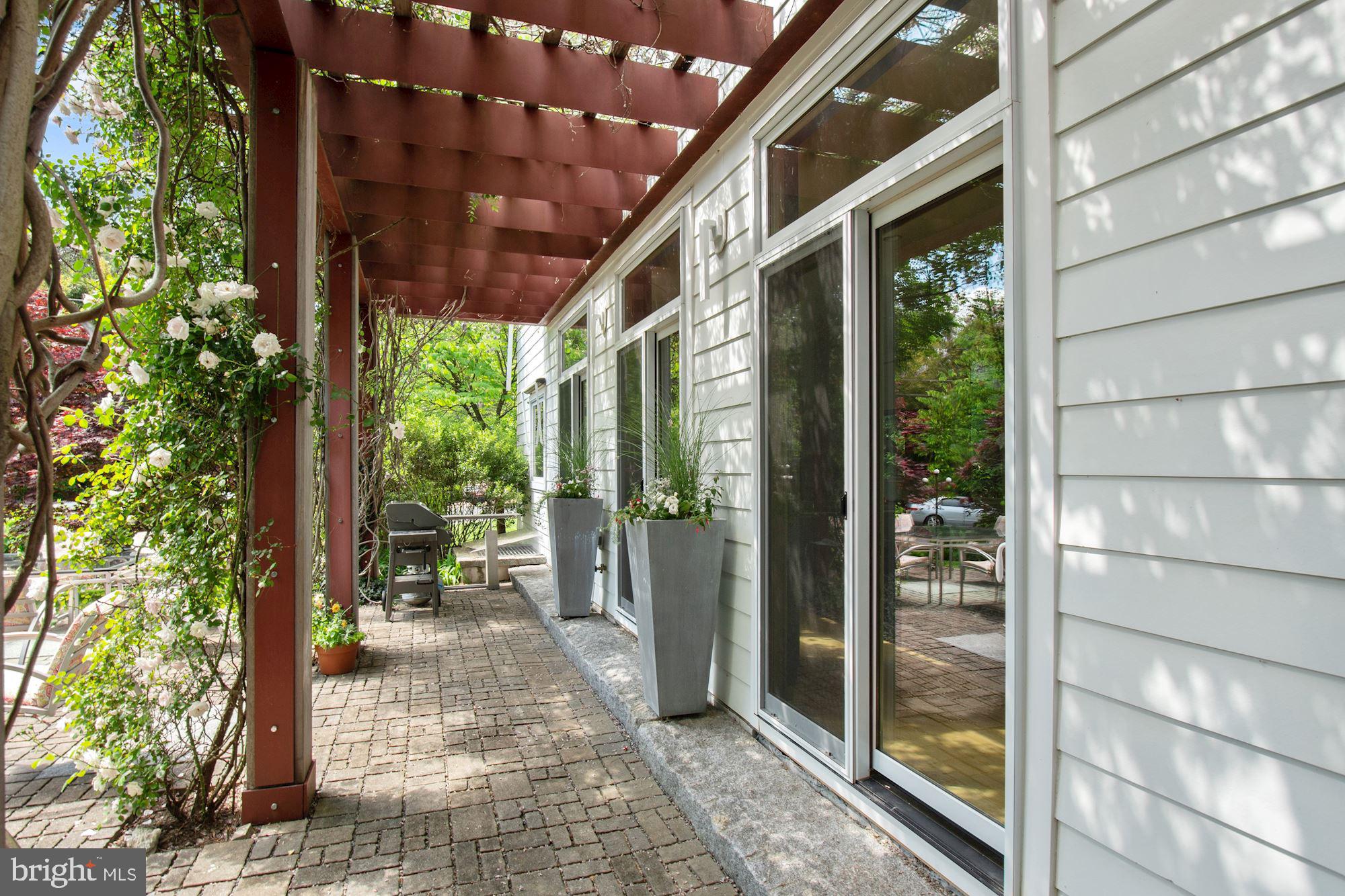 6301 West Halbert Road Bethesda, MD 20817 - Photo 6 of 55