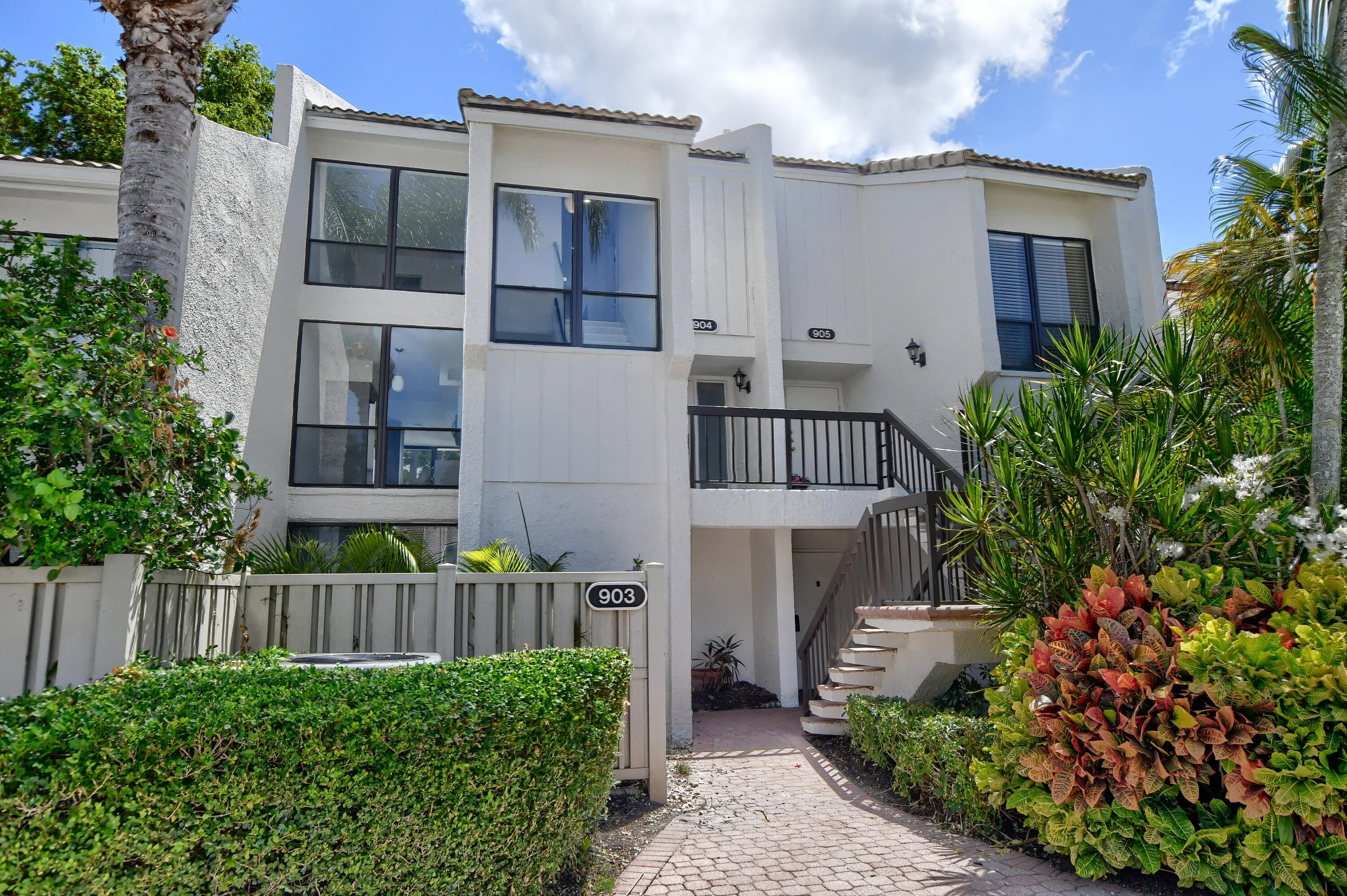 904 Bridgewood Place Boca Raton, FL 33434 - Photo 1 of 23 23_ebf_3645-hdr(5)