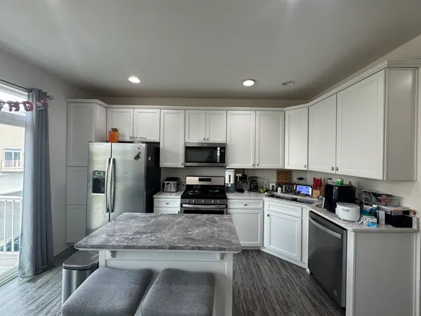 $314,900 | 249 Lakeshore Drive, Oswego, IL 60543