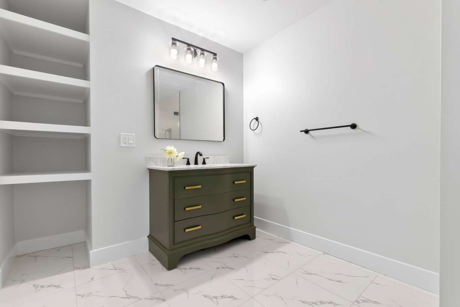 57 Myrtle Avenue, Unit 2 Wakefield, MA 01880 - Photo 13 of 14 Gallery Image 13