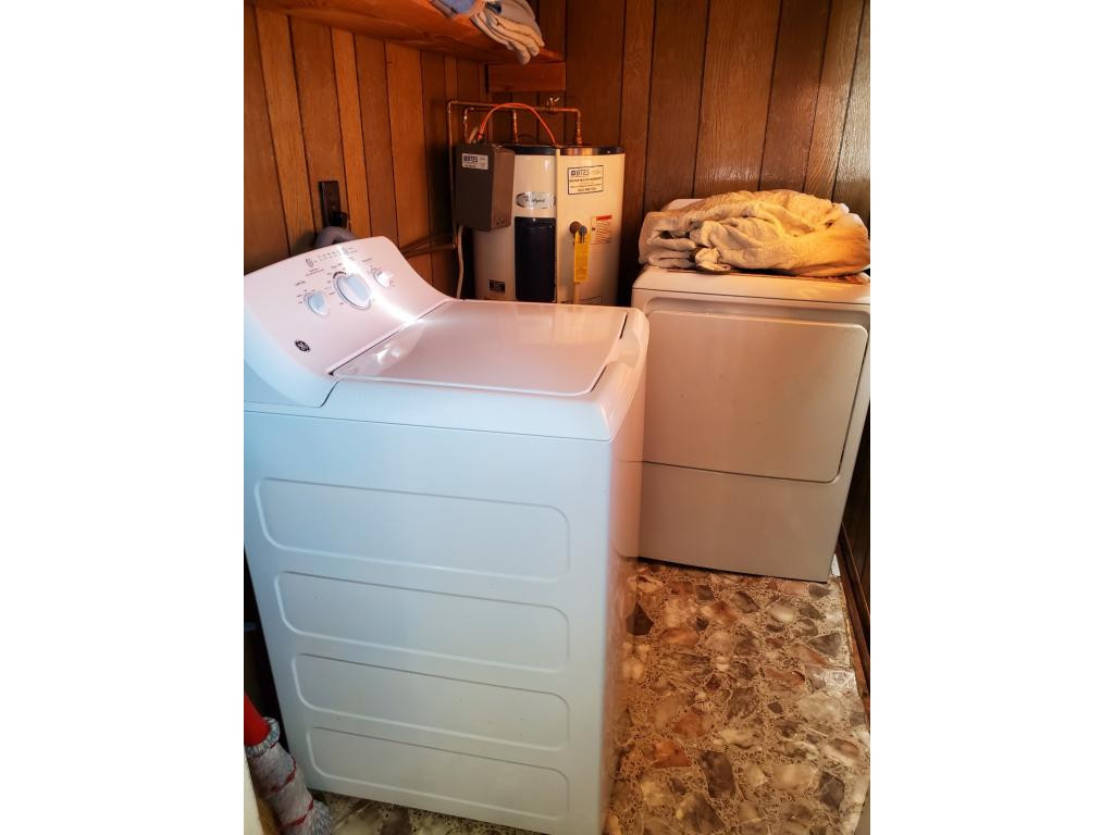1200 Anderson Street Bristol, TN 37620 - Photo 11 of 11 Laundry Room