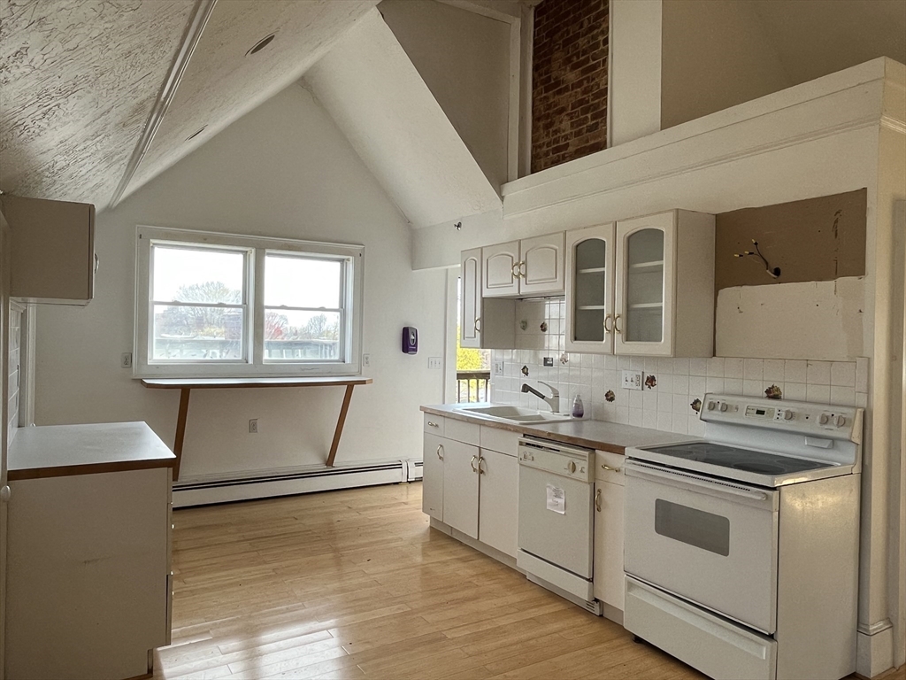 13 Portland Street, Unit 4 Lynn, MA 01902 - Photo 4 of 18