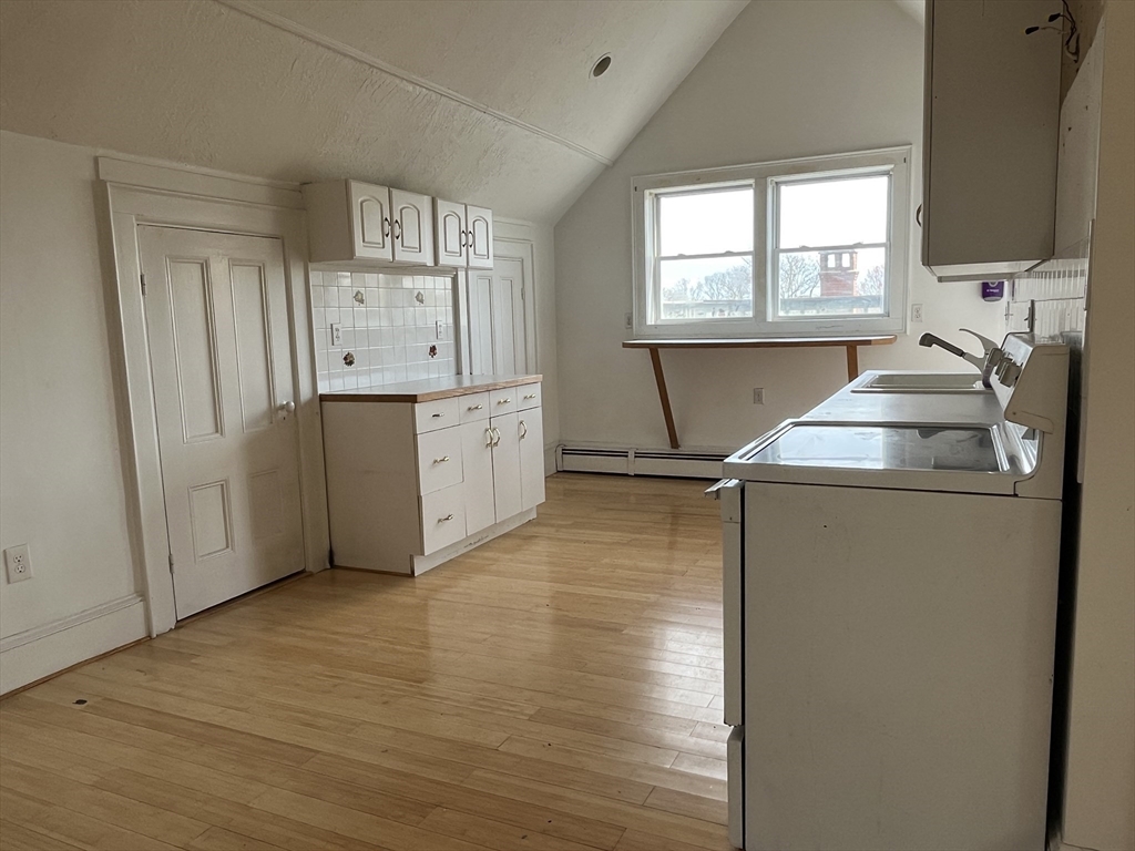 13 Portland Street, Unit 4 Lynn, MA 01902 - Photo 5 of 18