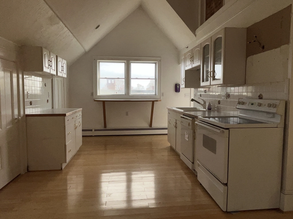 13 Portland Street, Unit 4 Lynn, MA 01902 - Photo 6 of 18