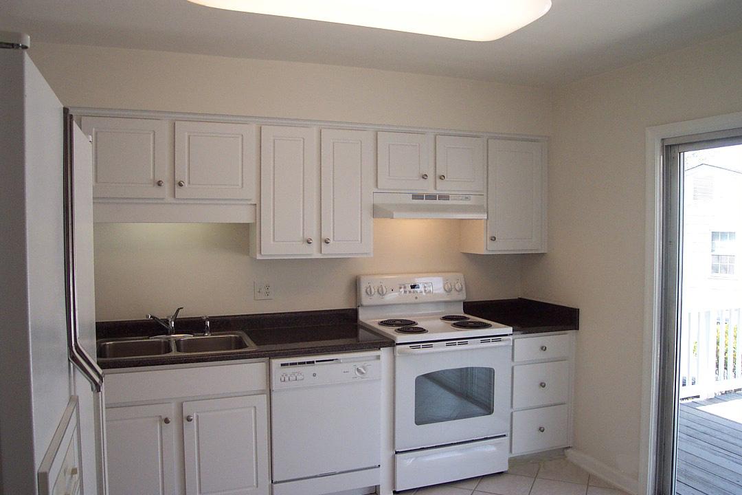5746 Merriman Road Roanoke, VA 24018 - Photo 3 of 5 Kitchen
