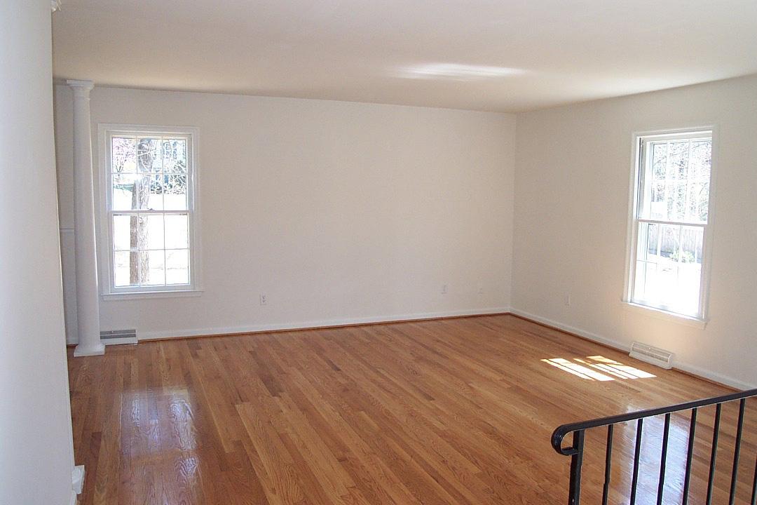 5746 Merriman Road Roanoke, VA 24018 - Photo 5 of 5 Living Room