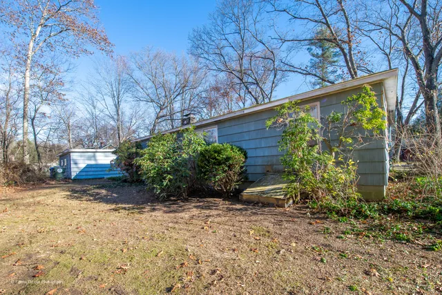 $300,000 | 12 Beech Street, Woodstock, CT 06281