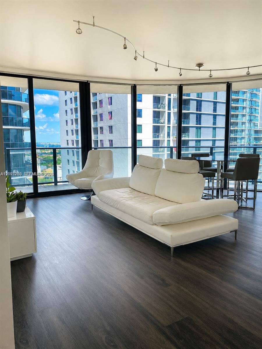 45 Southwest 9th Street, Unit 2908 Miami, FL 33130 - Photo 4 of 15