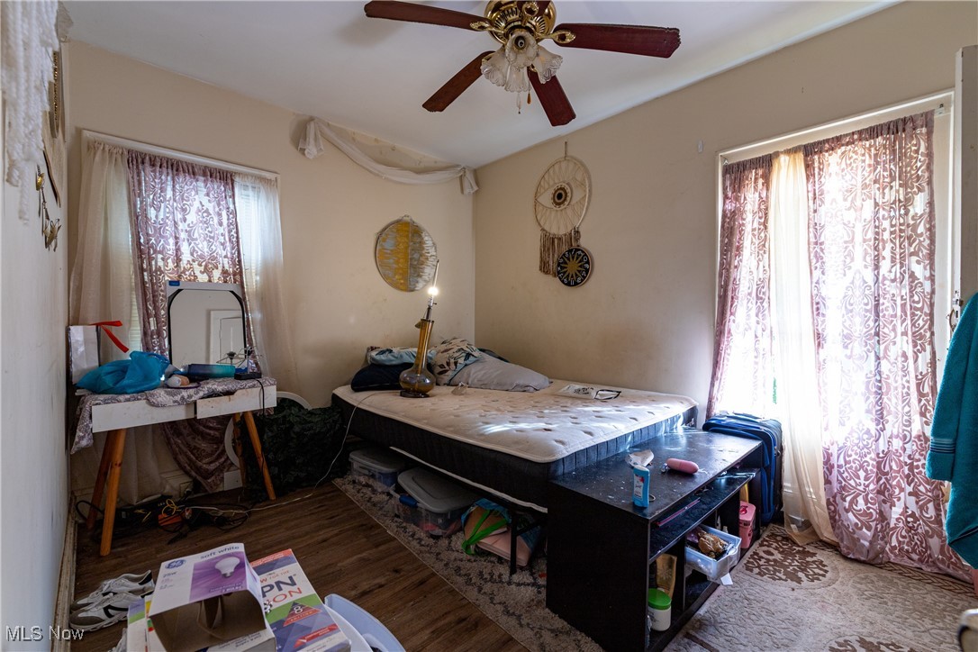 2189 Edgewood Road Cleveland, OH 44118 - Photo 15 of 24 2nd floor bedroom.