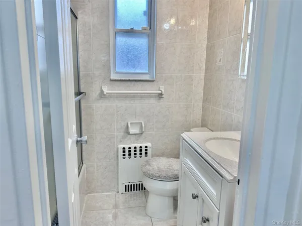 $3,000 | 255-55 75th Avenue, Unit GV31 | Glen Oaks