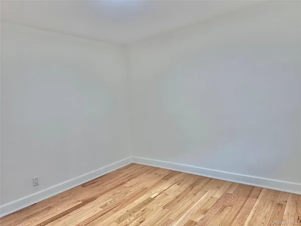 $3,000 | 255-55 75th Avenue, Unit GV31 | Glen Oaks