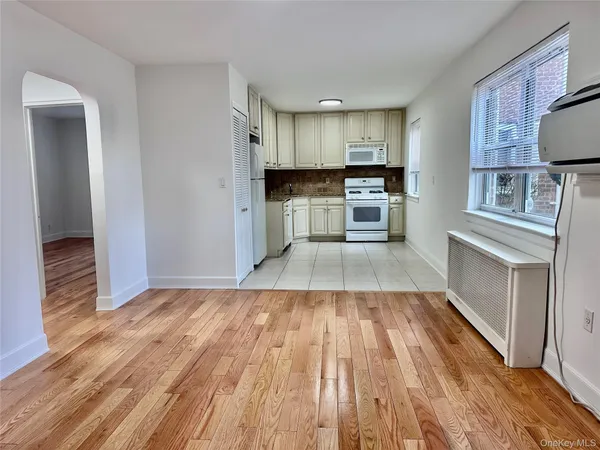 $3,000 | 255-55 75th Avenue, Unit GV31 | Glen Oaks