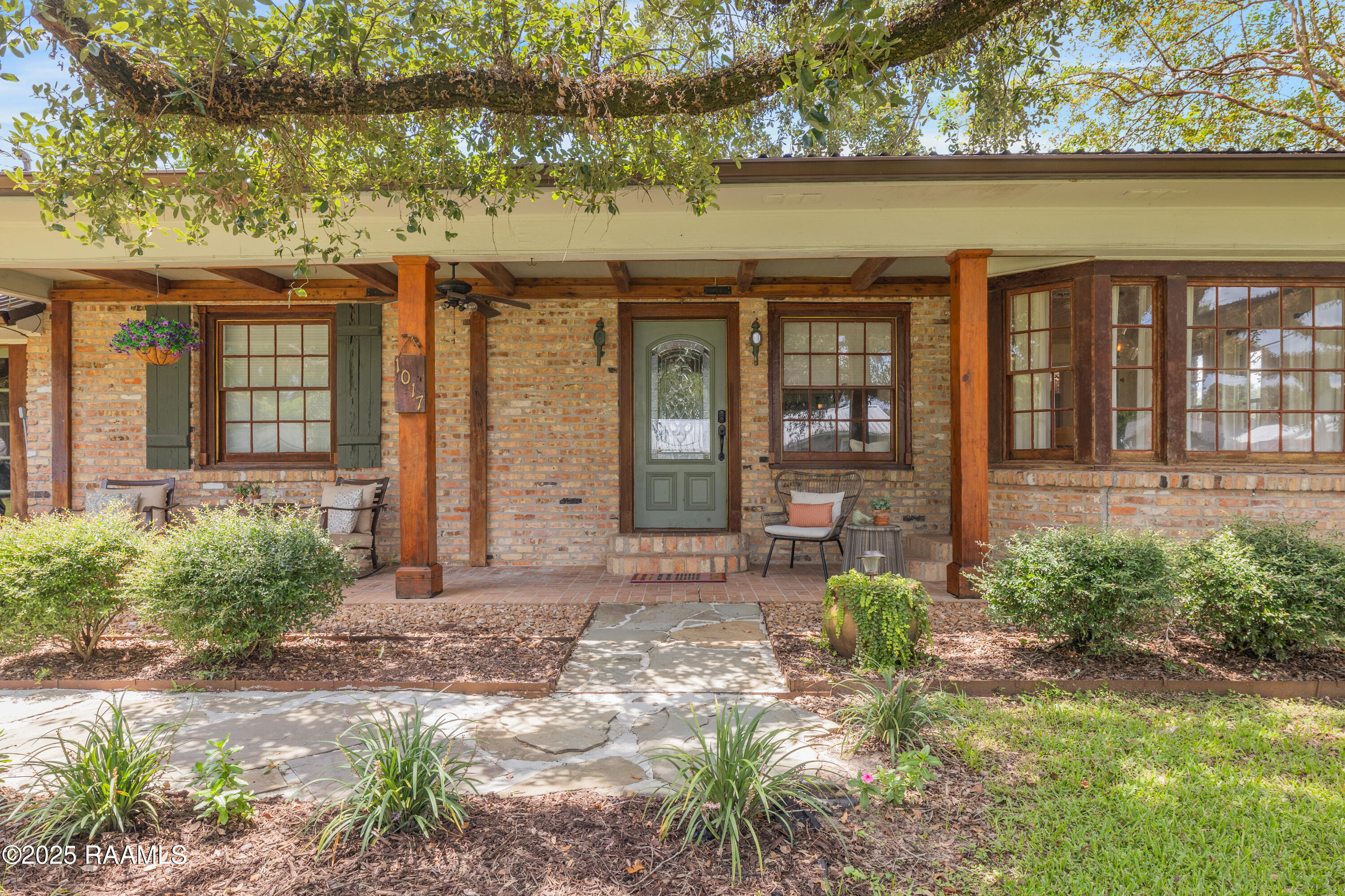 1017 Solomon Street Breaux Bridge, LA 70517 - Photo 4 of 35 1017 Solomon-4