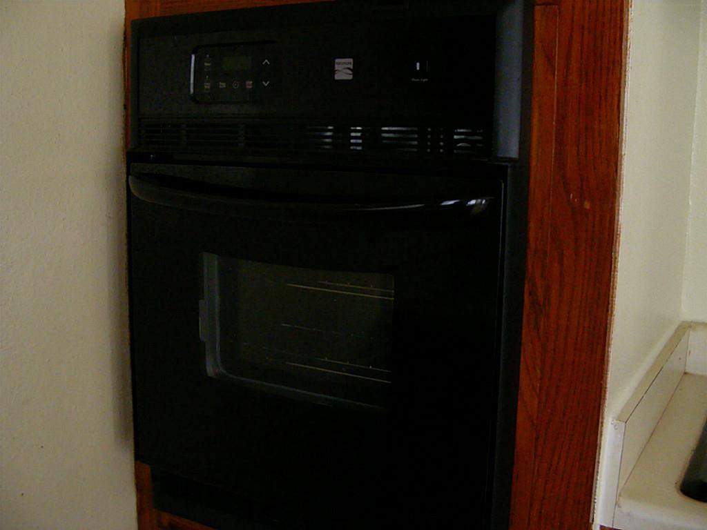 1615 Mosher Lane Houston, TX 77088 - Photo 6 of 10 a close view of electric appliances