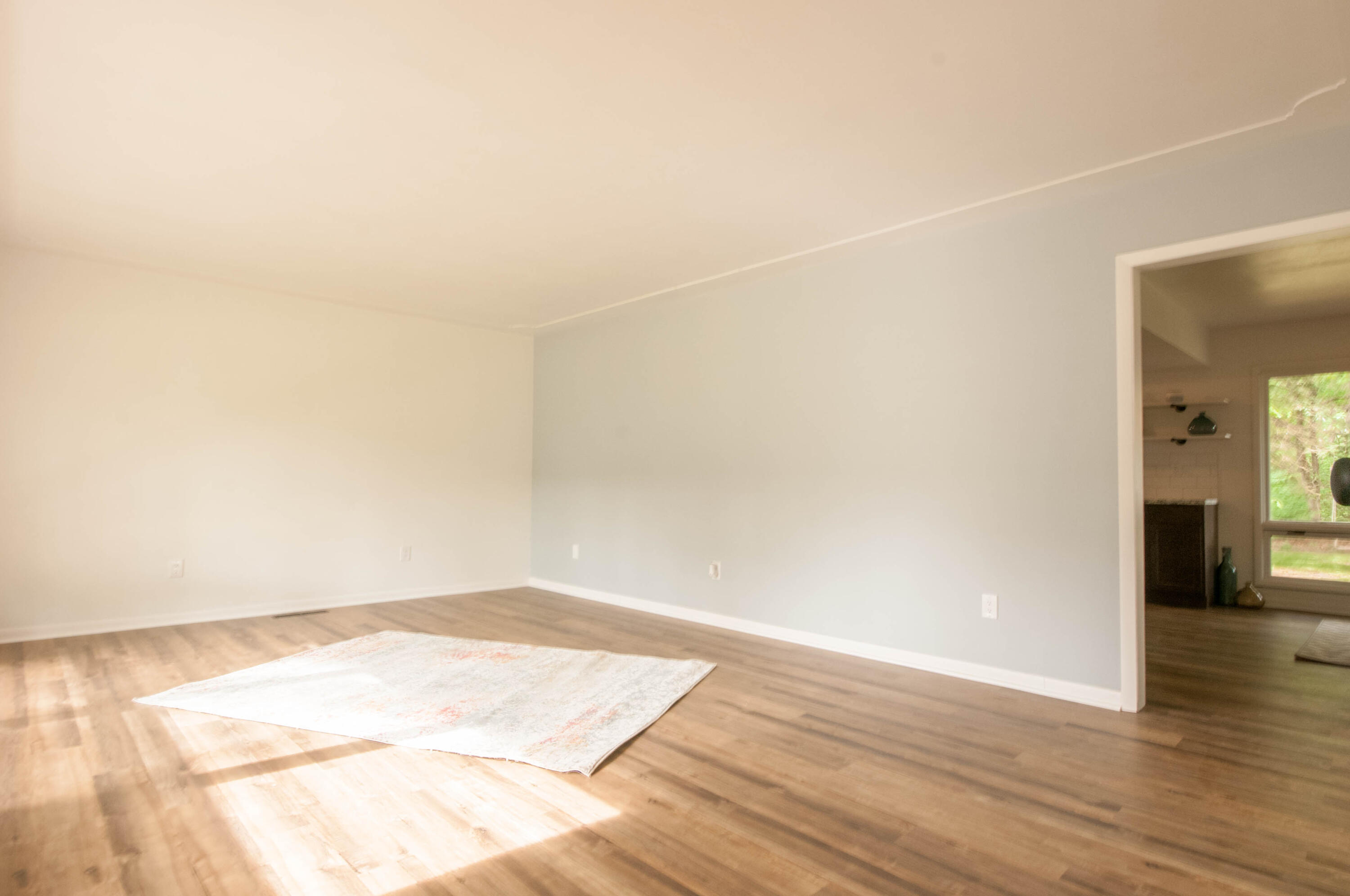 1371 Drent Road Muskegon, MI 49442 - Photo 5 of 12 3 Living