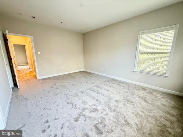 $3,600 | 300 Garden View Square, Rockville, MD 20850