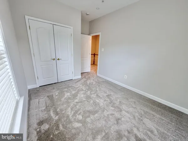 $3,600 | 300 Garden View Square, Rockville, MD 20850