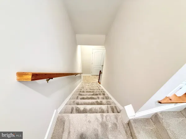 $3,600 | 300 Garden View Square, Rockville, MD 20850