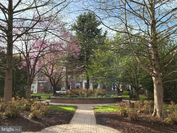 $3,600 | 300 Garden View Square, Rockville, MD 20850