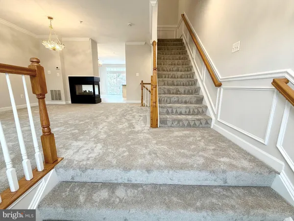 $3,600 | 300 Garden View Square, Rockville, MD 20850