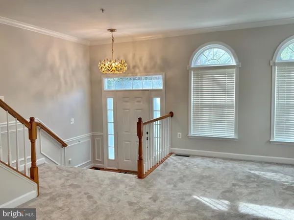 $3,600 | 300 Garden View Square, Rockville, MD 20850