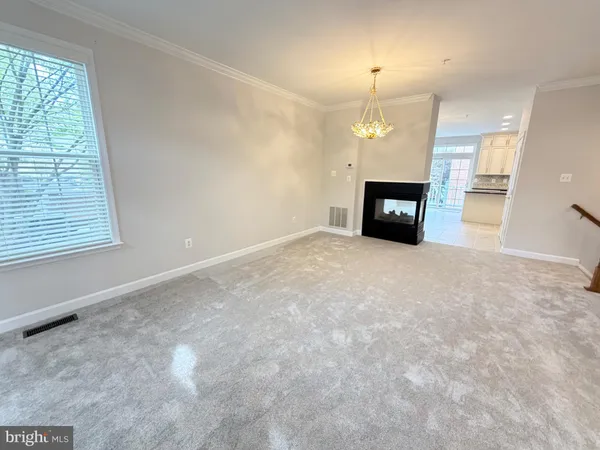 $3,600 | 300 Garden View Square, Rockville, MD 20850