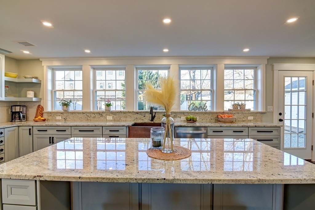 77 Joseph Road Braintree, MA 02184 - Photo 4 of 42 Gallery Image 4