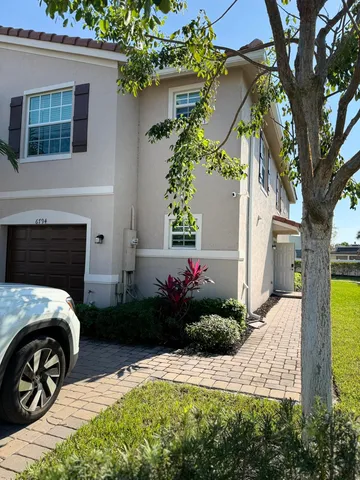 $3,300 | 6794 Broadwater Lane, Lake Worth, FL 33467