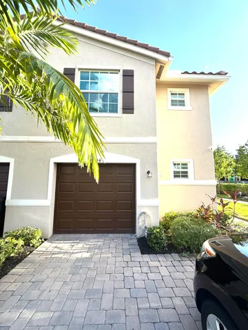 a house view with a outdoor space