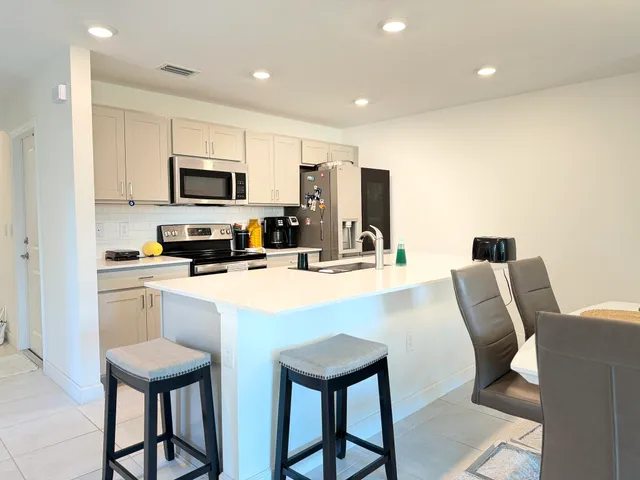 $3,300 | 6794 Broadwater Lane, Lake Worth, FL 33467