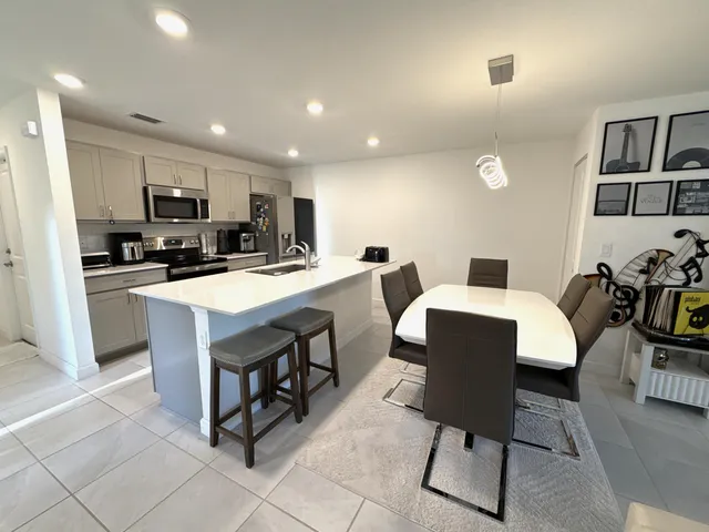 $3,300 | 6794 Broadwater Lane, Lake Worth, FL 33467