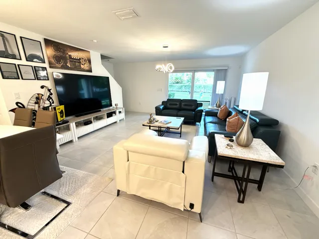 $3,300 | 6794 Broadwater Lane, Lake Worth, FL 33467