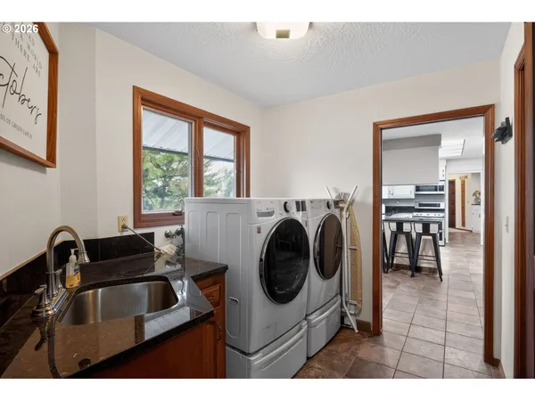 $734,900 | 735 Southwest Mill Street, Sheridan, OR 97378