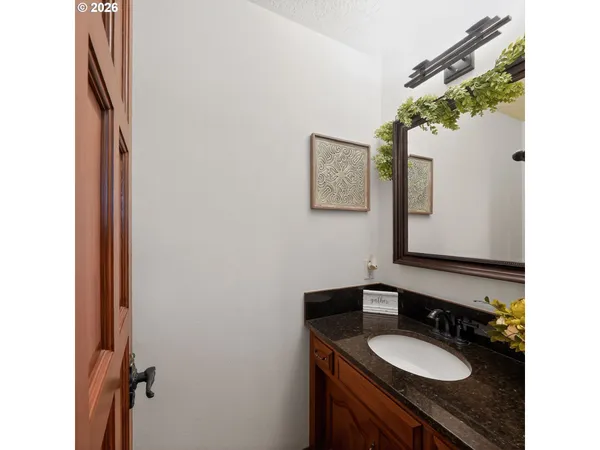 $734,900 | 735 Southwest Mill Street, Sheridan, OR 97378